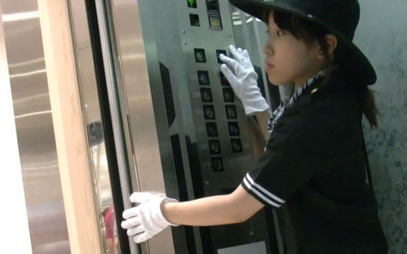 Elevator Girl